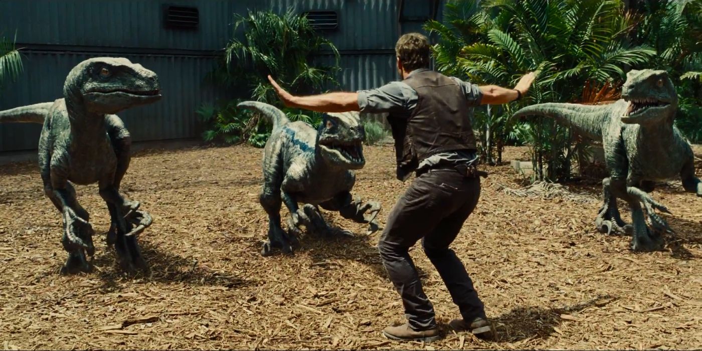 Jurassic-World-Chris-Pratt-Raptors.jpg